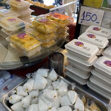 餅米だけ、マンゴーだかも売ってます