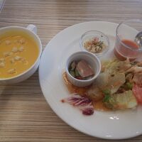 スープとサラダなど