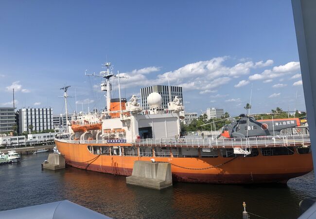 名古屋港水族館の隣