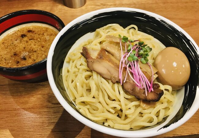 中洲の非豚骨系ラーメン店