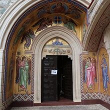 キッコ―修道院の聖堂入口。内部は撮影禁止です。