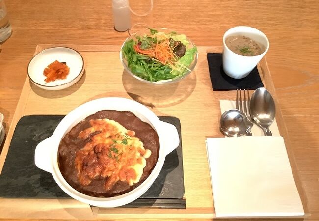 鈴懸本店で絶品ランチ