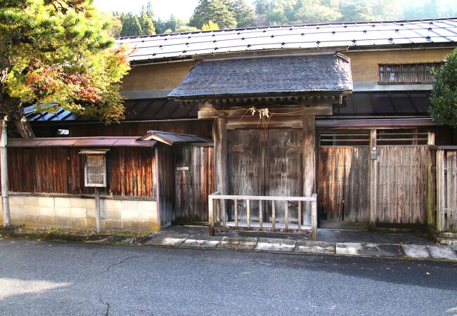 根雨の町並み