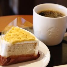 さつまいものシフォンケーキとコーヒー