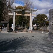 奉納綱火と手筒煙火で有名な神社