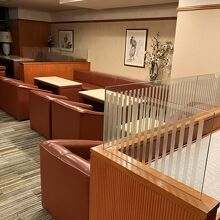 一階フロント前の施設、以前は食事スペースだったようだ