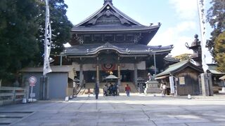 日本三大稲荷のひとつ