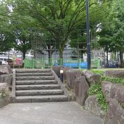 日本三大花街の丸山花街の公園