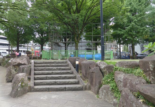 日本三大花街の丸山花街の公園