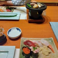 席で職人さんが握ってくれるお寿司