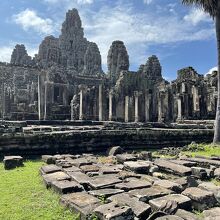 アンコールトムのバイヨン寺院です。