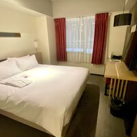 スタンダードクィーン