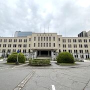 富山大空襲を耐えた1935年竣工の本庁舎