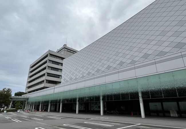 富山県民会館