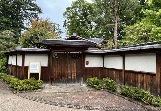 本丸亭 (富山城址公園)