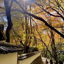 石水院の白壁