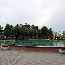 富山県庁前公園