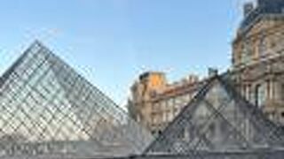 ルーヴル ピラミッド 