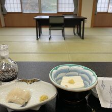 朝食にはイカのお造り