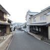 4軒の芳我家と電信柱や電線のない町並みが素敵です