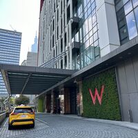 ホテルのエントランス