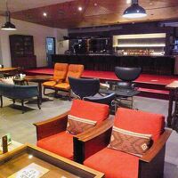 １階　カフェバーの雰囲気が漂う～