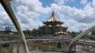 サラワク川にかかる歩道橋