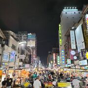 屋台がたくさん