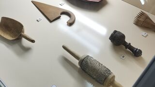 入り口入って左側にスザニ屋さんもある