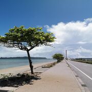 海に浮かぶ道