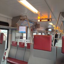 車内の経路案内板がわかりやすい