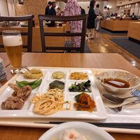 ９０分飲み放題付きビュッフェも健在。