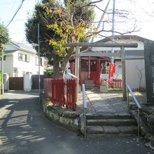 宇都宮稲荷神社と石碑