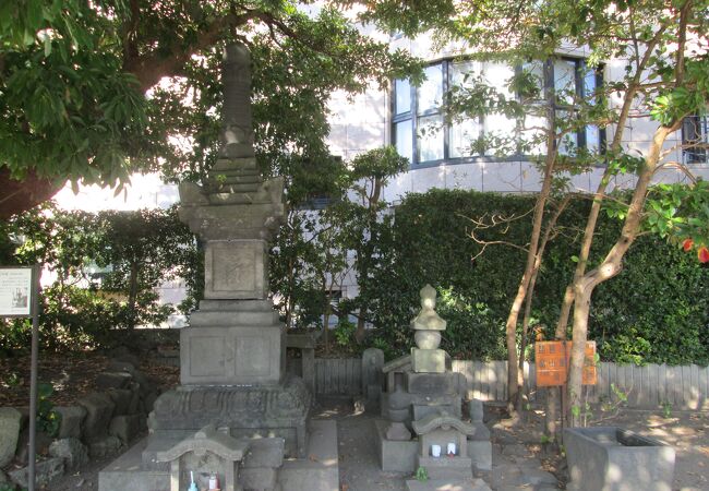    鎌倉散策(13)雪ノ下・扇ガ谷で東林寺石造宝篋印塔を見ました