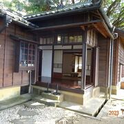 小さな日本家屋です。綺麗に保存されているという印象を受けました。