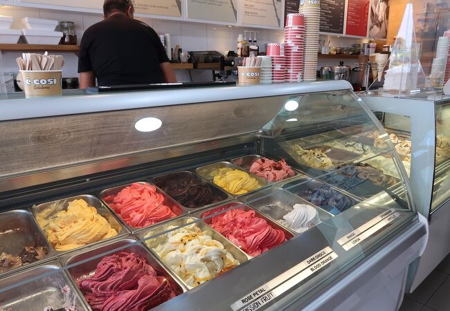 È Così Gelateria 