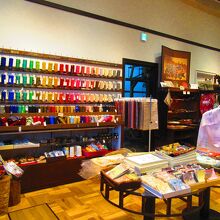 1階の織物販売場