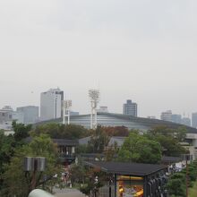 大阪城公園駅から見た大阪城ホール方面