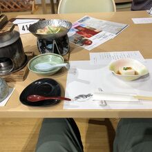 夕食はこの他にメインのアジの姿造りなどがあります。