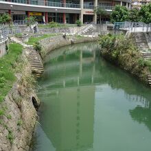 安里川親水庭園