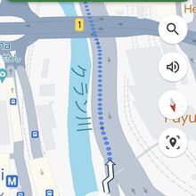 「クラン川」沿いに北上