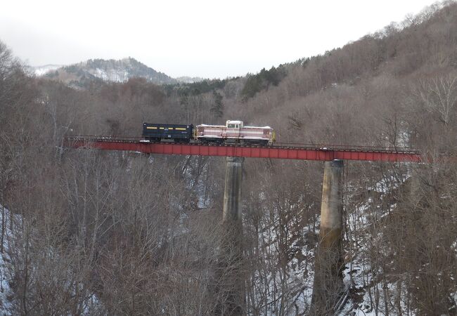 炭山川鉄橋