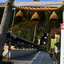 鳥居と石段