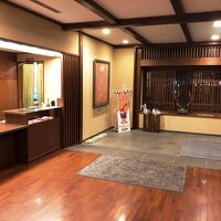 《さるさわ池よしだや》館内…フロント付近