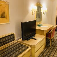 スーツケースを置ける台もあります