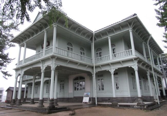 レトロ感じる擬洋風建築よ