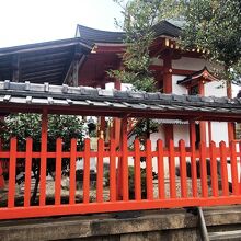 《御霊神社》本殿付近