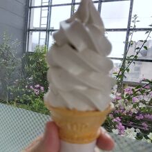 コクあるソフトクリーム