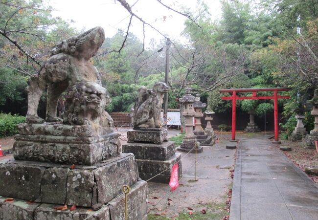 松江城・城下を守る稲荷神社なのね