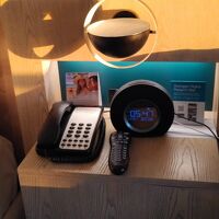 電話には日本語問い合わせのボタンがあります。